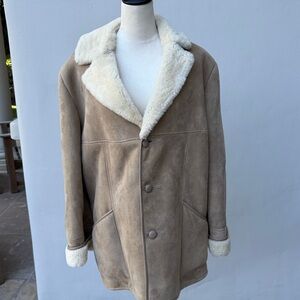 Man’s Tan Shearling Jacket (unisex) Size
Medium, excellent condition
